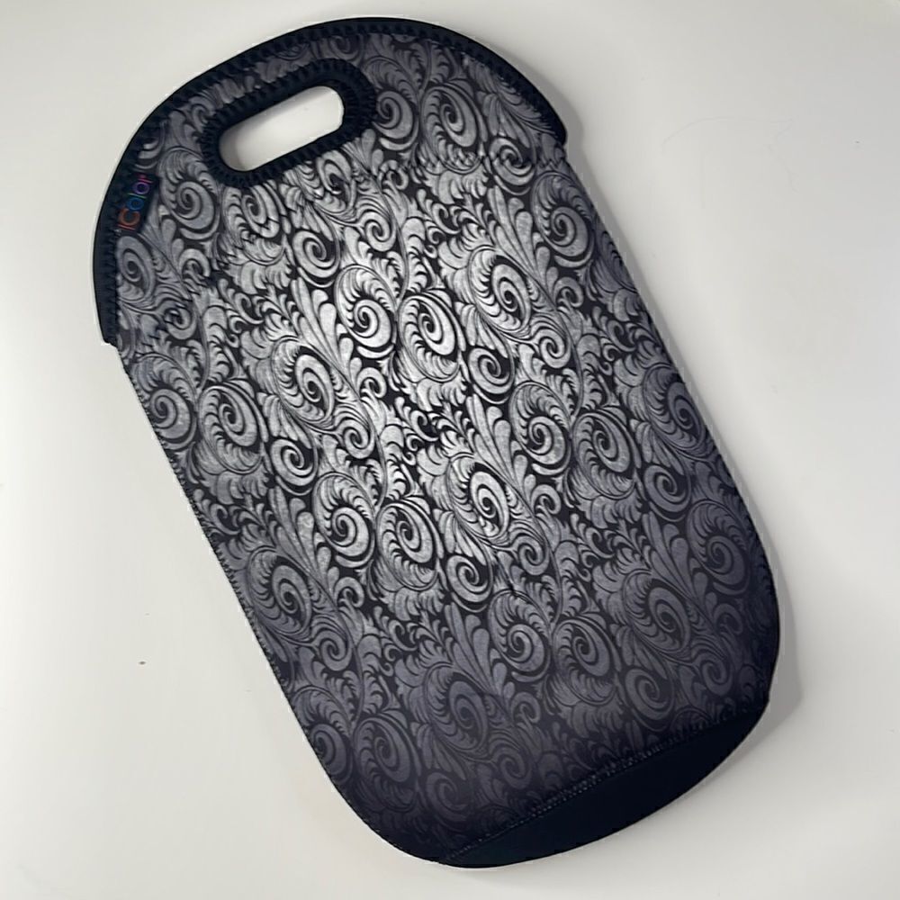 Icolor insulated double wine cooler.  NWT.  Neoprene double wine tote.